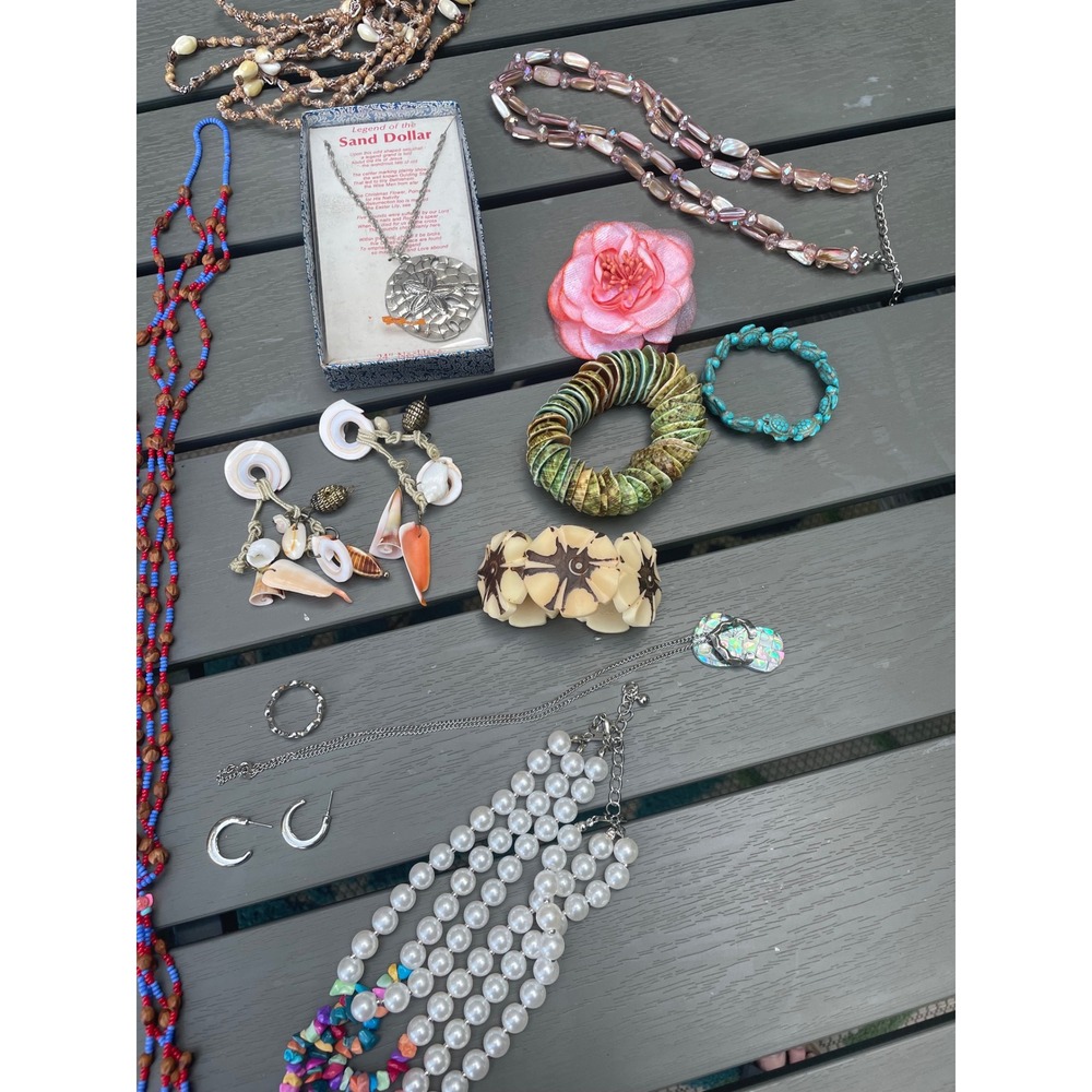 Beachy Inspired Vintage/Modern Costume/Fashion Jewelry Lot - Picture 3 of 4